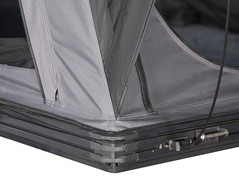 Rooftop Camping Tent na May Hagdan Rooftop Camping Tent na May Hagdan